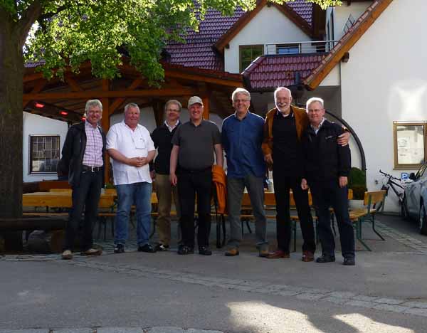 Die ganze "Truppe" vor dem Gasthof "Zum Rössle"